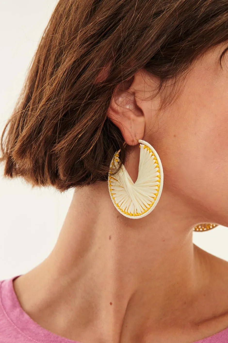 boucles_doreilles_pitchata_ecrumimosa_0.webp Boucles D'Oreilles Pitchata | Des Petit Hauts Outlet