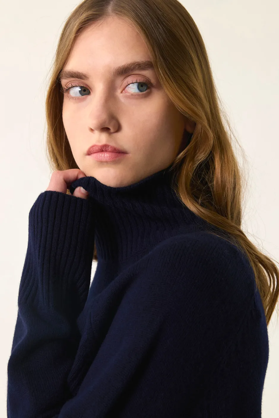 pull_aramis_marine_1.webp Pull Aramis | Des Petit Hauts Best