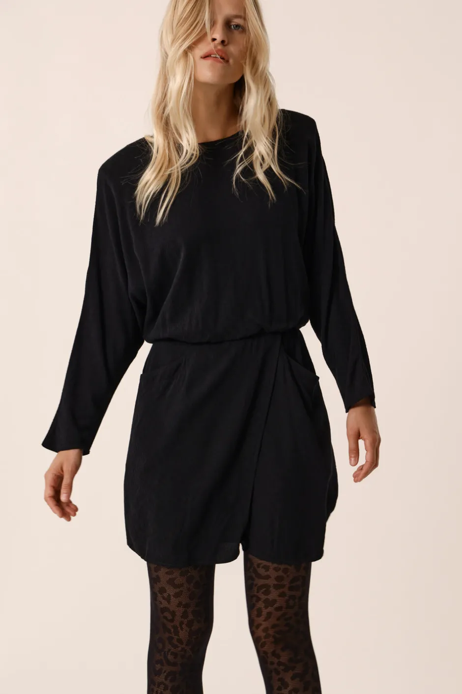 robe_rafaelo_noir_1.webp Robe Rafaelo | Des Petit Hauts Flash Sale