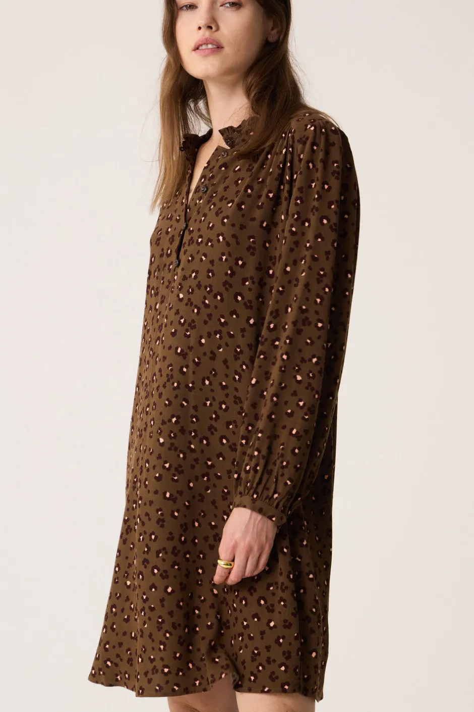 robe_solene_leo_kaki_3.webp Robe Solene | Des Petit Hauts Store