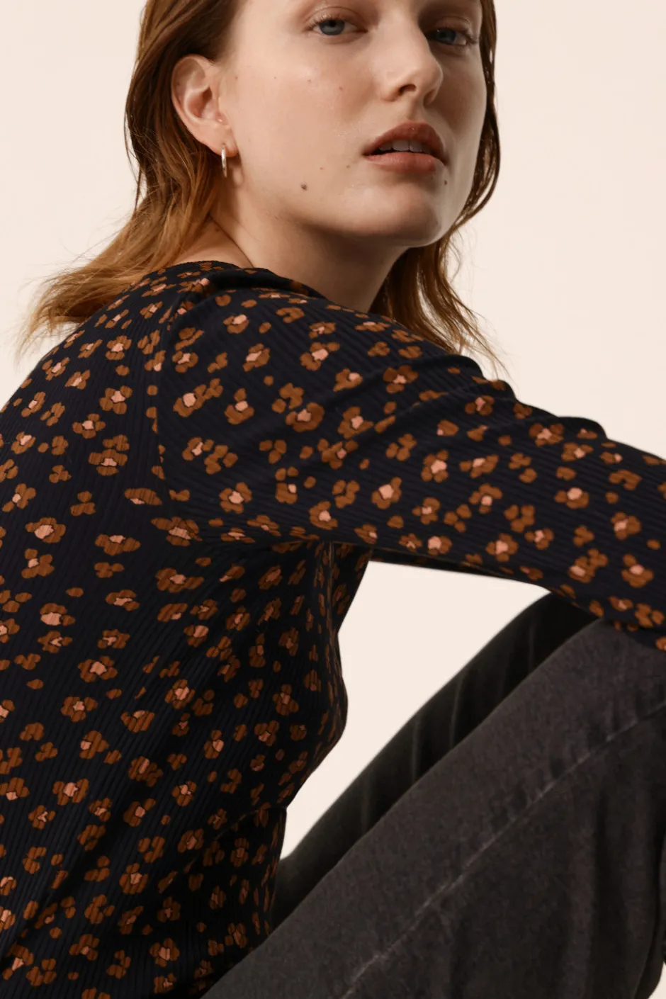 teeshirt_hailey_leo_noir_1.webp Tee-shirt Hailey | Des Petit Hauts Fashion